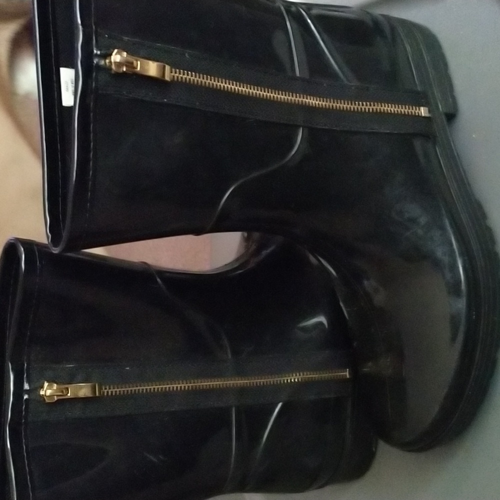 Women's Black Rain Boots (10)